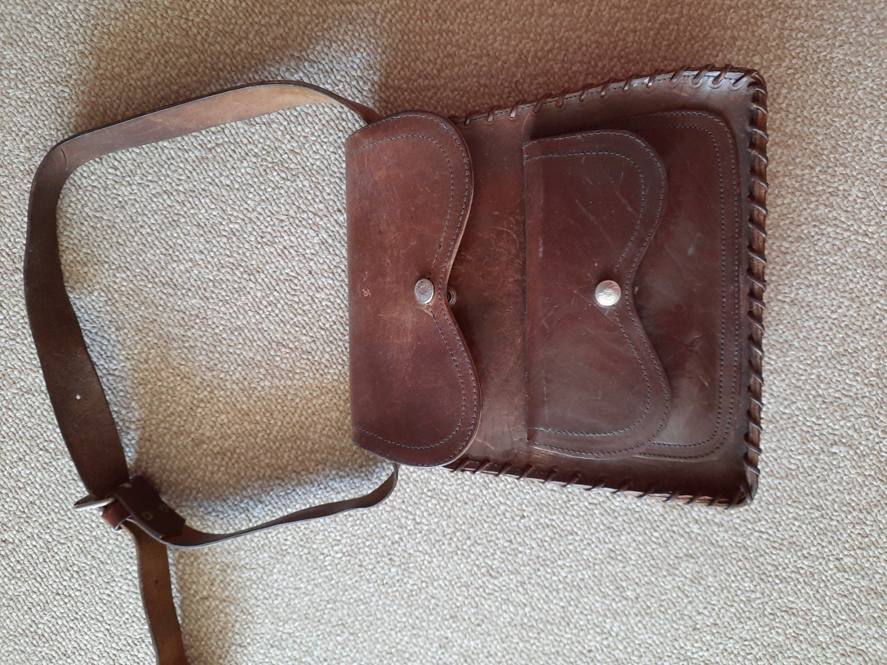 Borse da donna: Ledertasche gebraucht – Usato da Herrliberg venduto da AlexandraBopp
