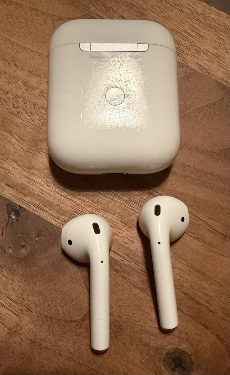 Apple Cuffie: Apple AirPods (2nd Generation) – Usato da Thalwil venduto da onurco
