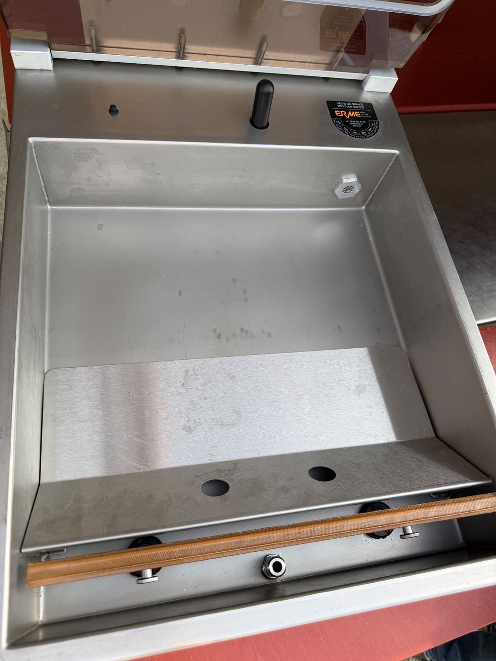 Elettrodomestici da cucina: Vacuummaschine Erme VM T5 S/CE – Usato da Hausen AG venduto da eri_6ndx 4