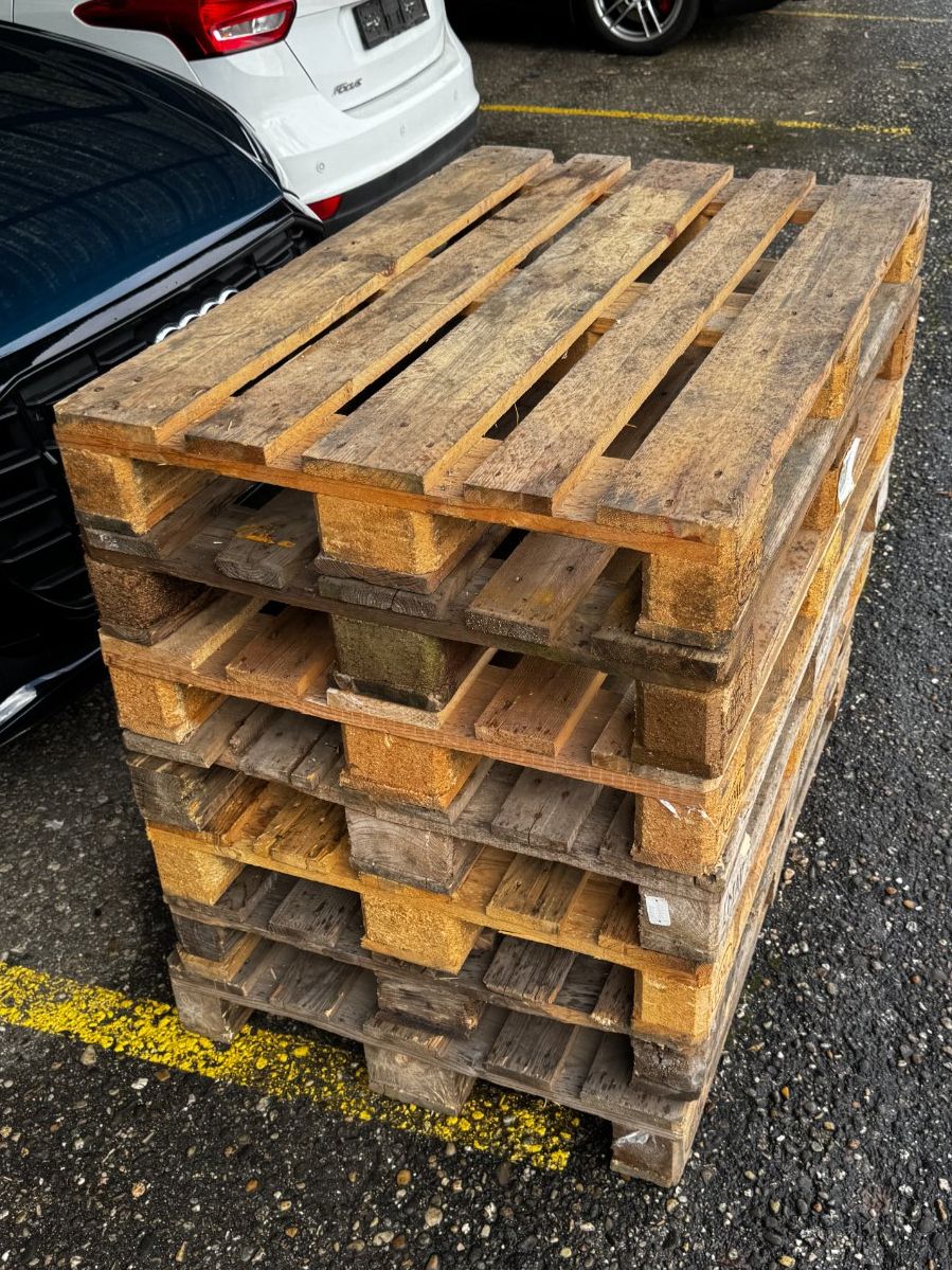Pallets: Stapel mit 7 Paletten – Usato da Däniken SO venduto da Profog1 2