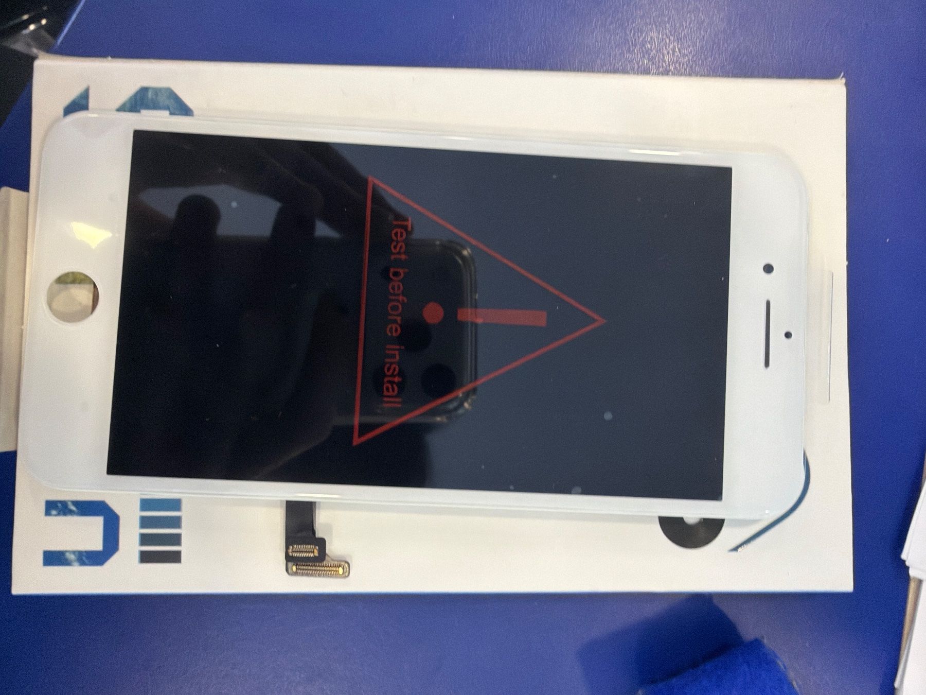 Apple Monitor: iPhone 8+ Display Ersatzteil Weiss – Usato da Aarau venduto da RAMESTORE