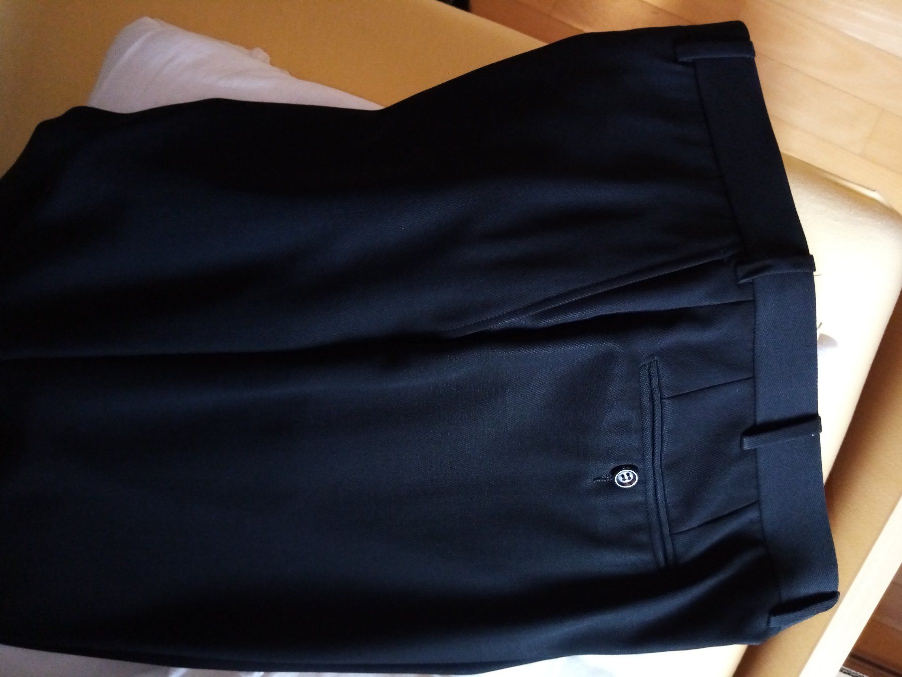 Completi: Completo Blu scuro / nero di Corneliani – Usato da Ligornetto venduto da Tasani007 4