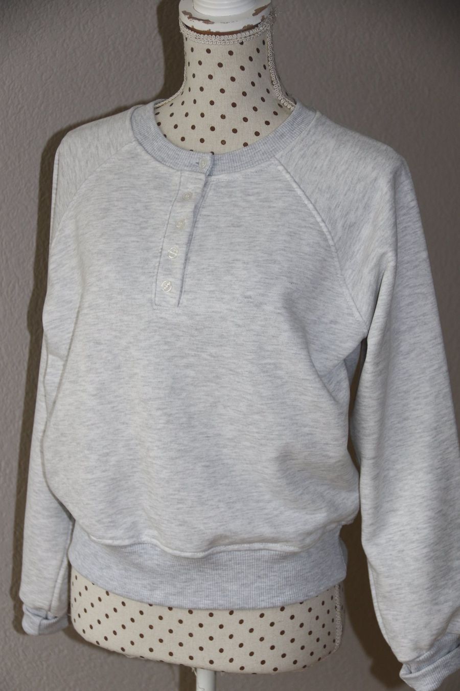 Pullover & Sweatshirts: Neues tolles Sweatshirt aus Cotton eher Gr.M – Neu (gemäss Beschreibung) aus Oberwil-Lieli von Svetlana28 2