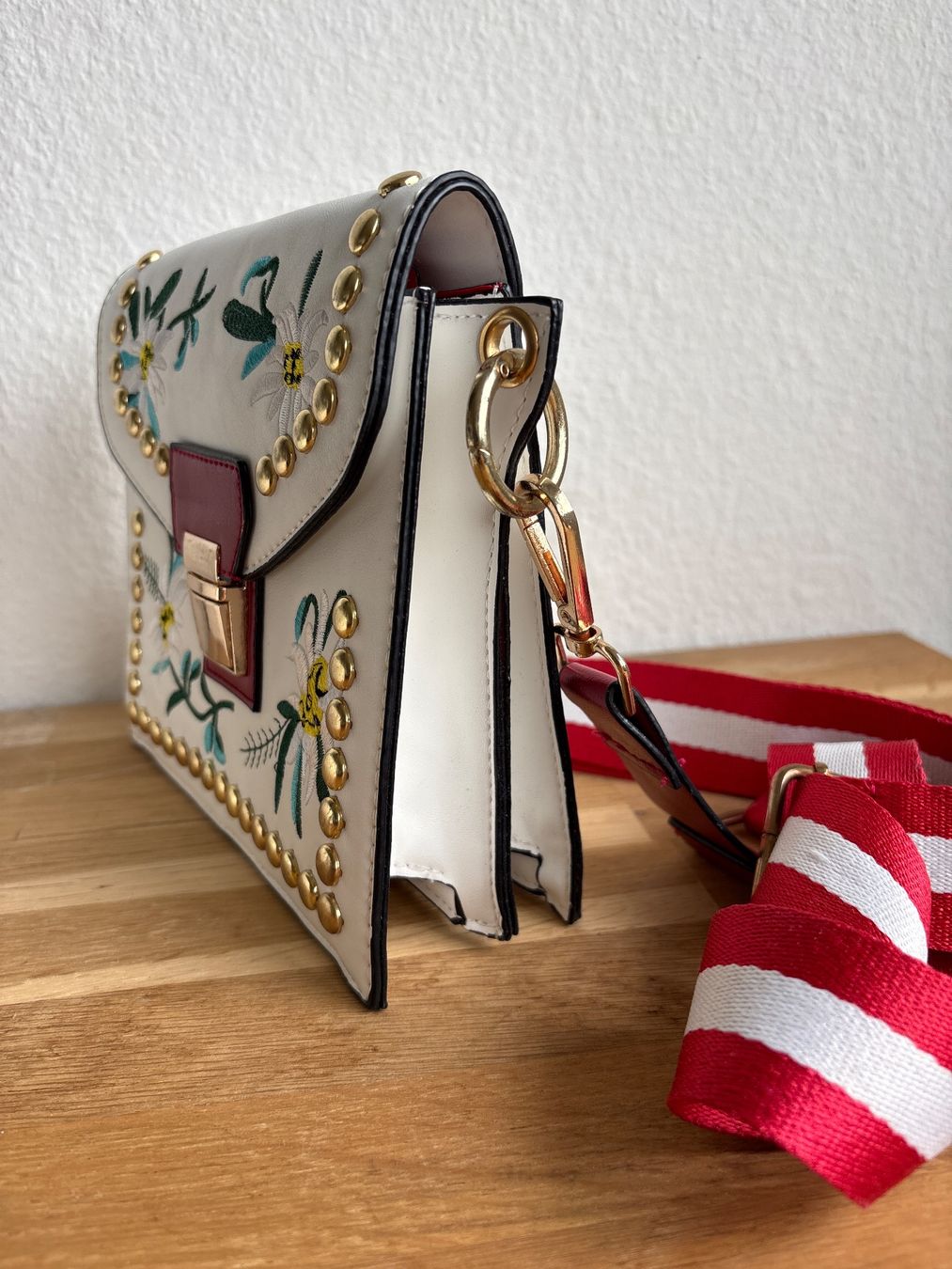 Borse: Bestickte Tasche - Super Zustand – Usato da Neuenhof venduto da pfiffoltra 1