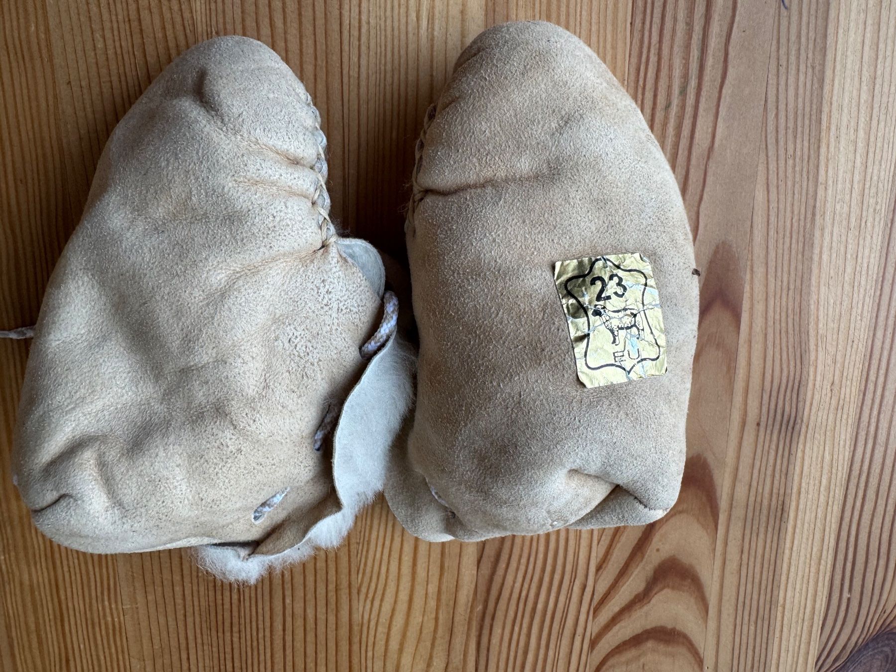 Scarpe per ragazzi: Baby Lammfellschuhe – Usato da Zug venduto da sil_j6rl 1