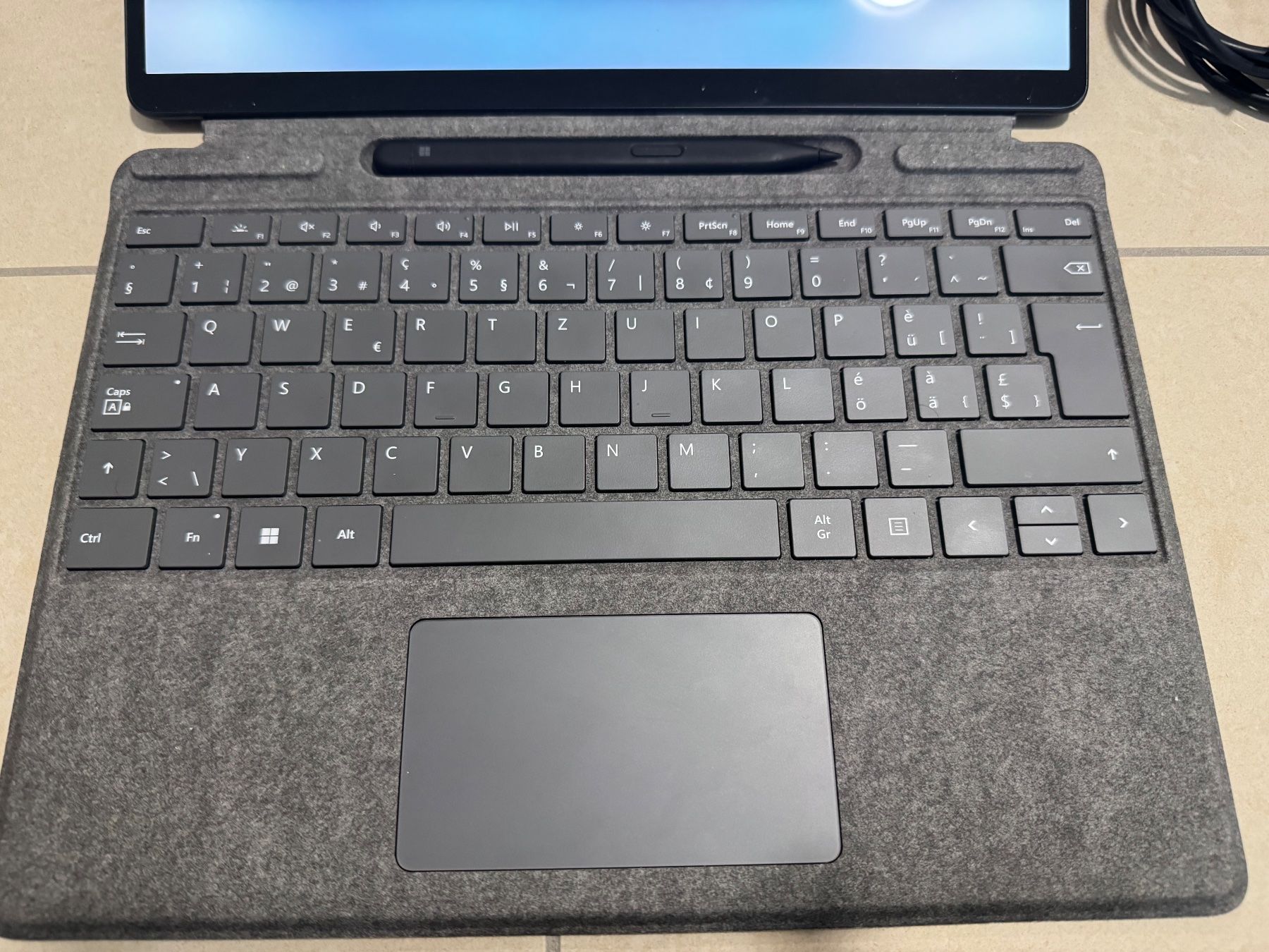 Microsoft Notebooks: Microsoft Surface Pro 8 mit Tastatur und Pen – Gebraucht aus Hochfelden von gamaraoh 2