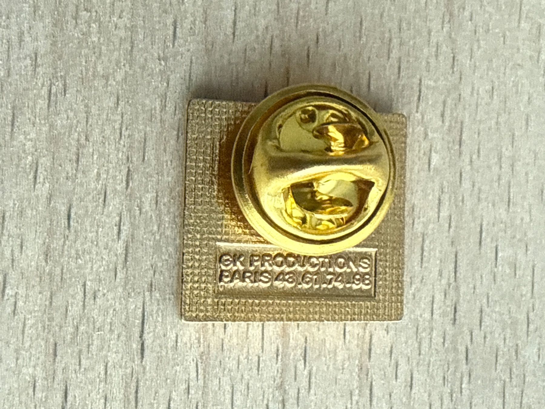 Placchette & Badge: Pin GK Equipements Professionnels – Usato da Glattbrugg venduto da Schweigmatt 1