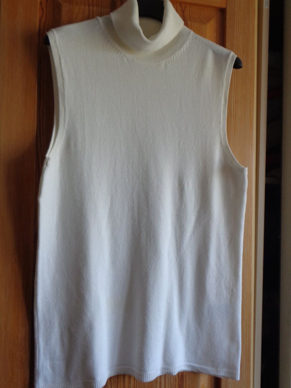 H&M Maglioni & Felpe: Pullover Damen, ohne Ärmel, H&M – Usato da Tafers venduto da kor_jf9w 1