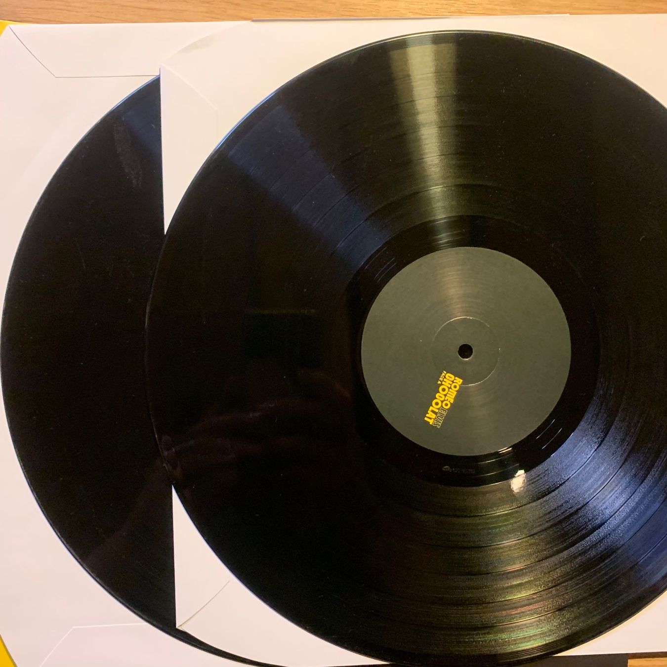 Dischi in vinile: ROMÉO ELVIS - CHOCOLAT...OG FR 2019...EX/EX – Usato da Gals venduto da Diskopatshop 3