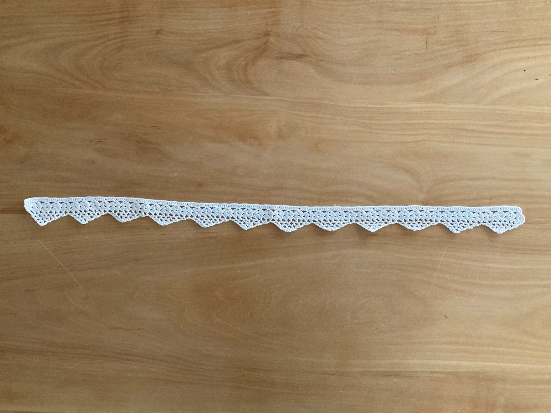 Nastri decorativi: Spitzenband   Handarbeit  Häkelarbeit – Usato da Subingen venduto da ArtBead