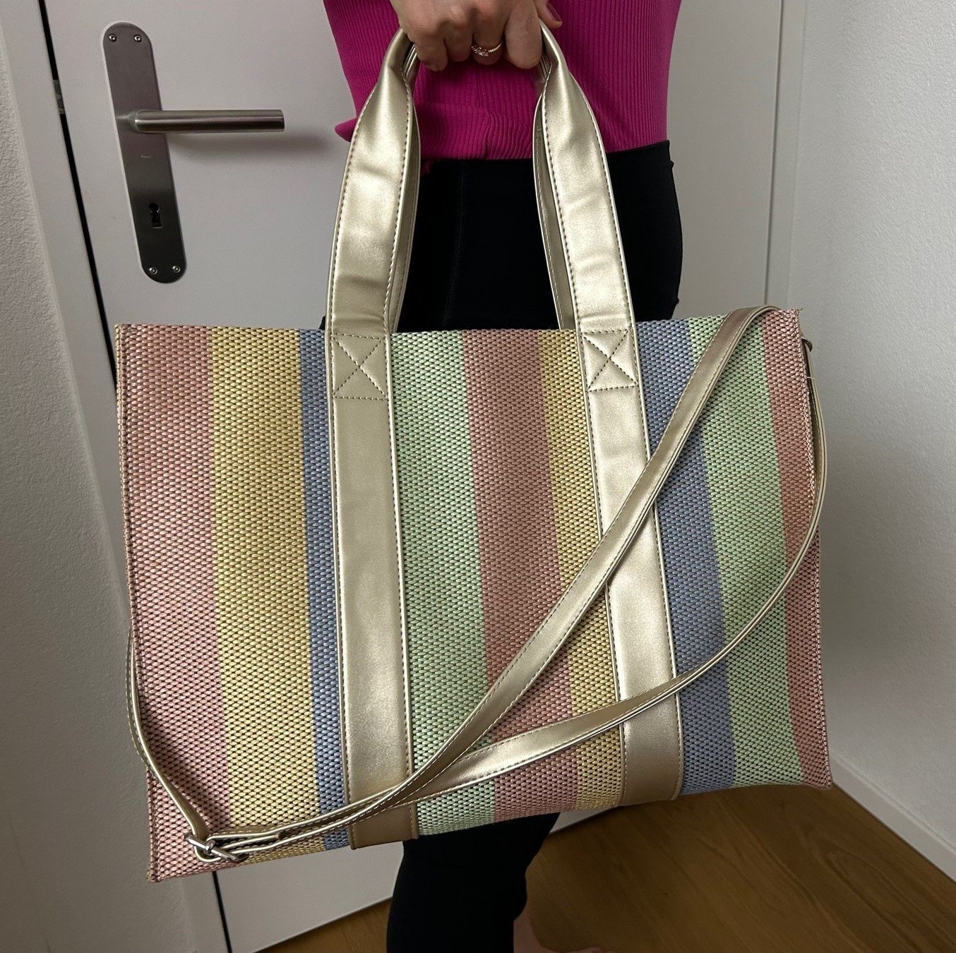 Borse da donna: Handtasche mehrfarbig, aus stoffartigem Material – Usato da Burgdorf venduto da MCSchweizer88
