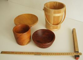 4 kleine Holzschalen