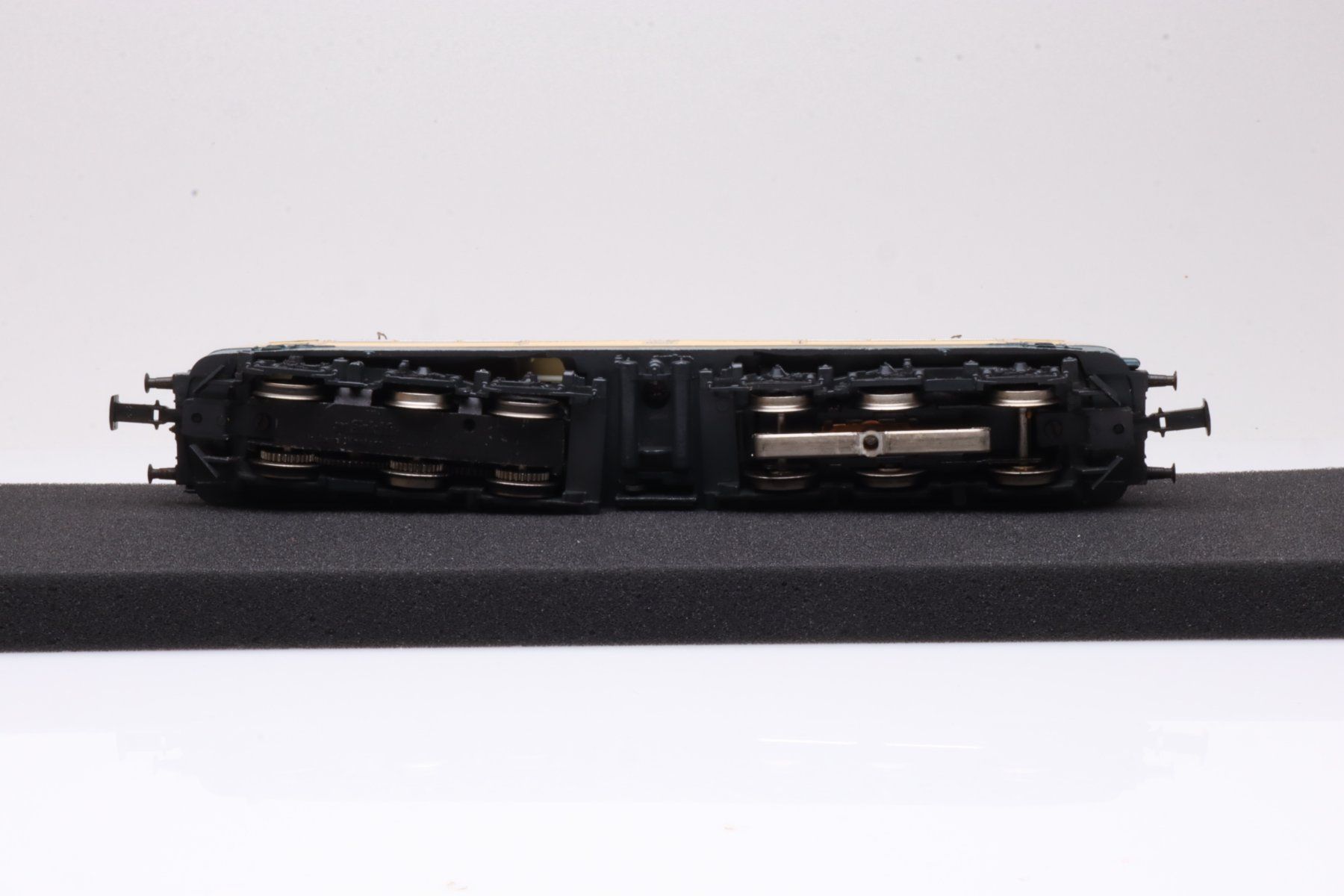 Märklin Modelleisenbahnen: Märklin DB E 151 E-Lok Ac, H0 – Gebraucht aus Ried (Muotathal) von Modellbahn.swiss 3