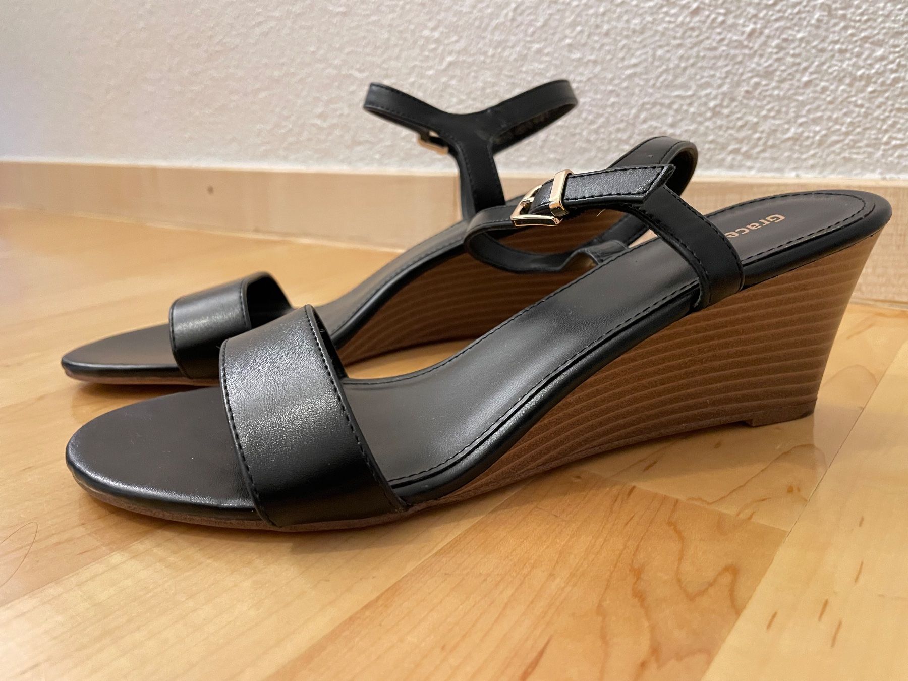 Scarpe da donna: 2 Paar Keil-Sandalen, Gr. 39 – Nuovo (secondo la descrizione) da Strengelbach venduto da Chiavara 1