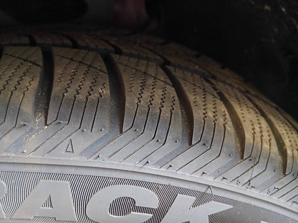 Pneumatici & Ruote complete: Roues hiver 18" pour Citroën C5 – Usato da Cudrefin venduto da pie_v99v 3