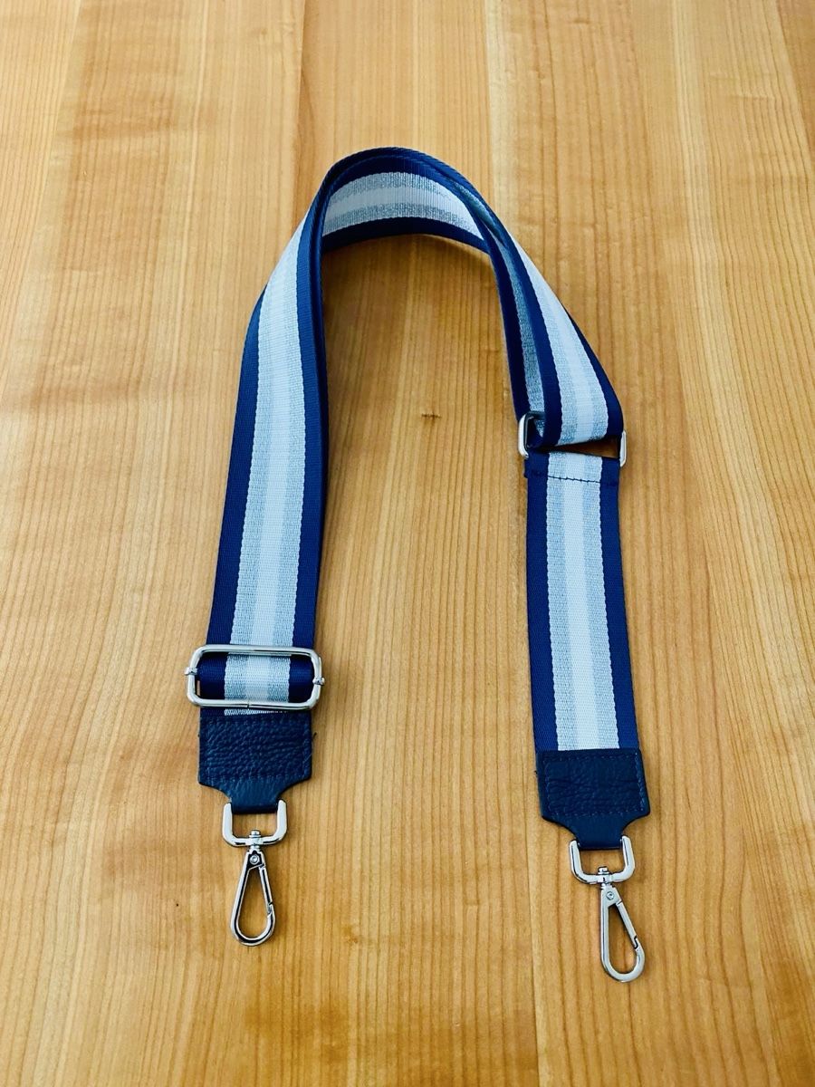 Altro in  Abbigliamento & Accessori: Taschengurt, blau, silber, weiss gestreift - NEU – Nuovo (secondo la descrizione) da Ennetbürgen venduto da Evelyne_G