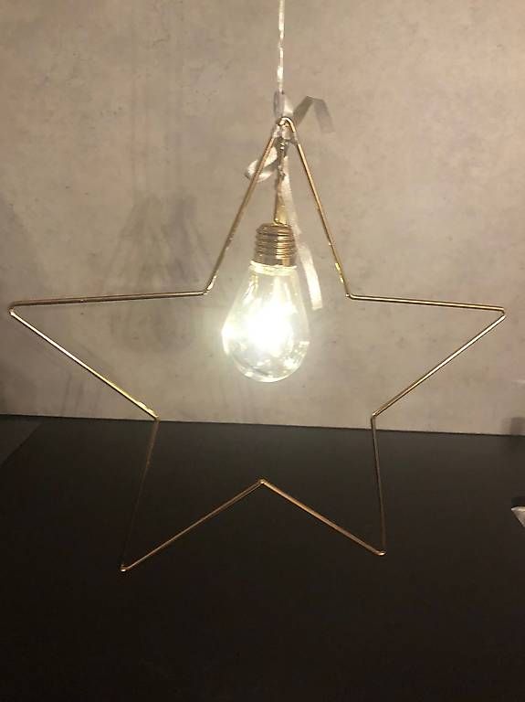 Toutes les décorations: Deko LED-Metall-Stern mit Timerfunktion – D'occasion à Thürnen par Yaroc