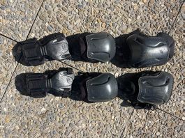 set de protections pour patins à roulettes