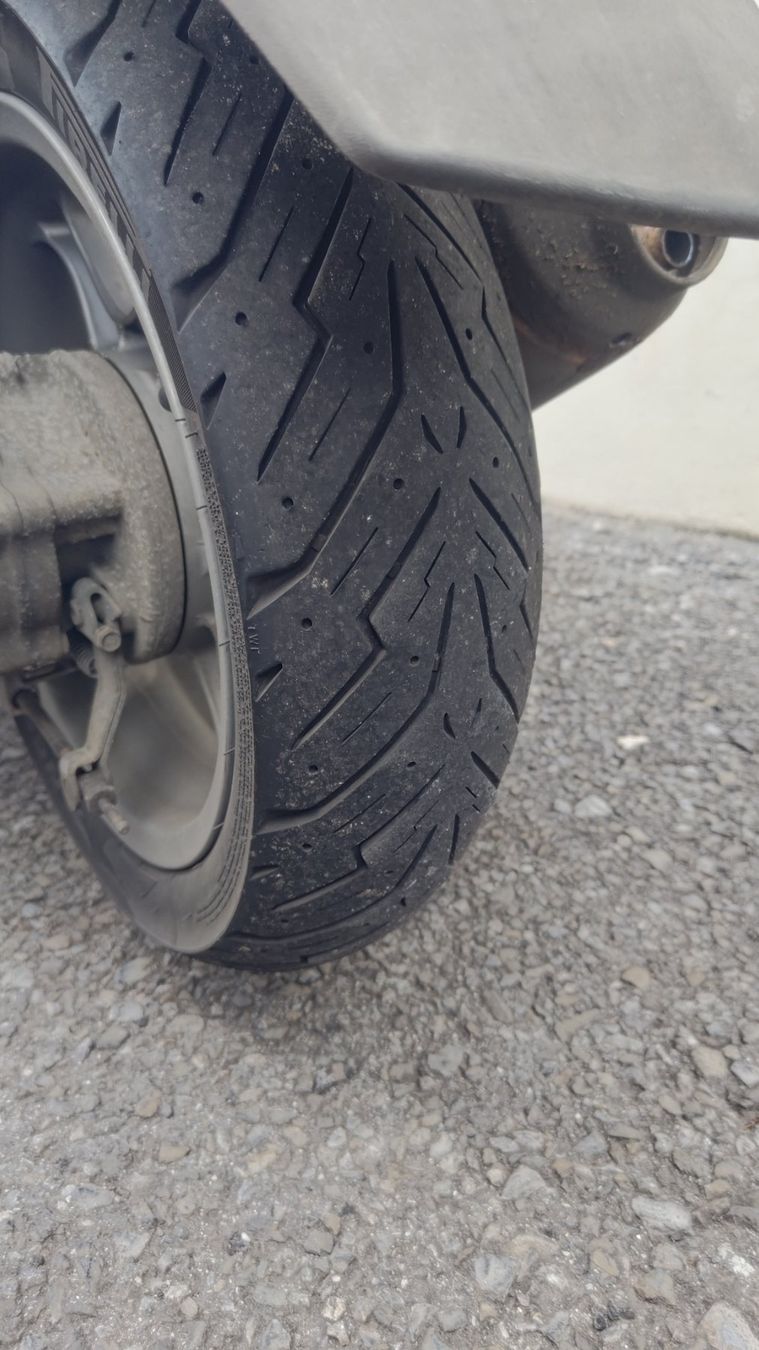 Honda Scooter: Scooter Honda 125 Dylan gris – Usato da St-Légier-Chiésaz venduto da elfeluz 4