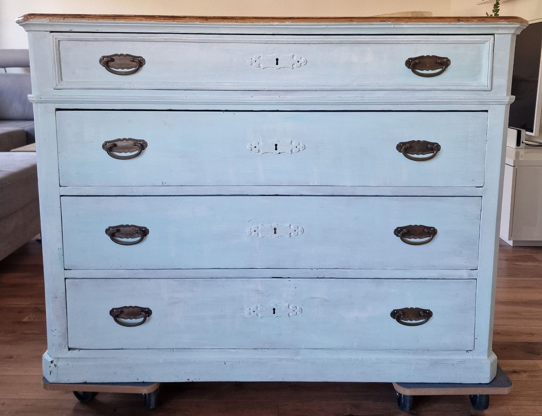 Cassettiere: Wünderschöne restaurierte Shabby Chic Kommode – Usato da Matzendorf venduto da nablueGT