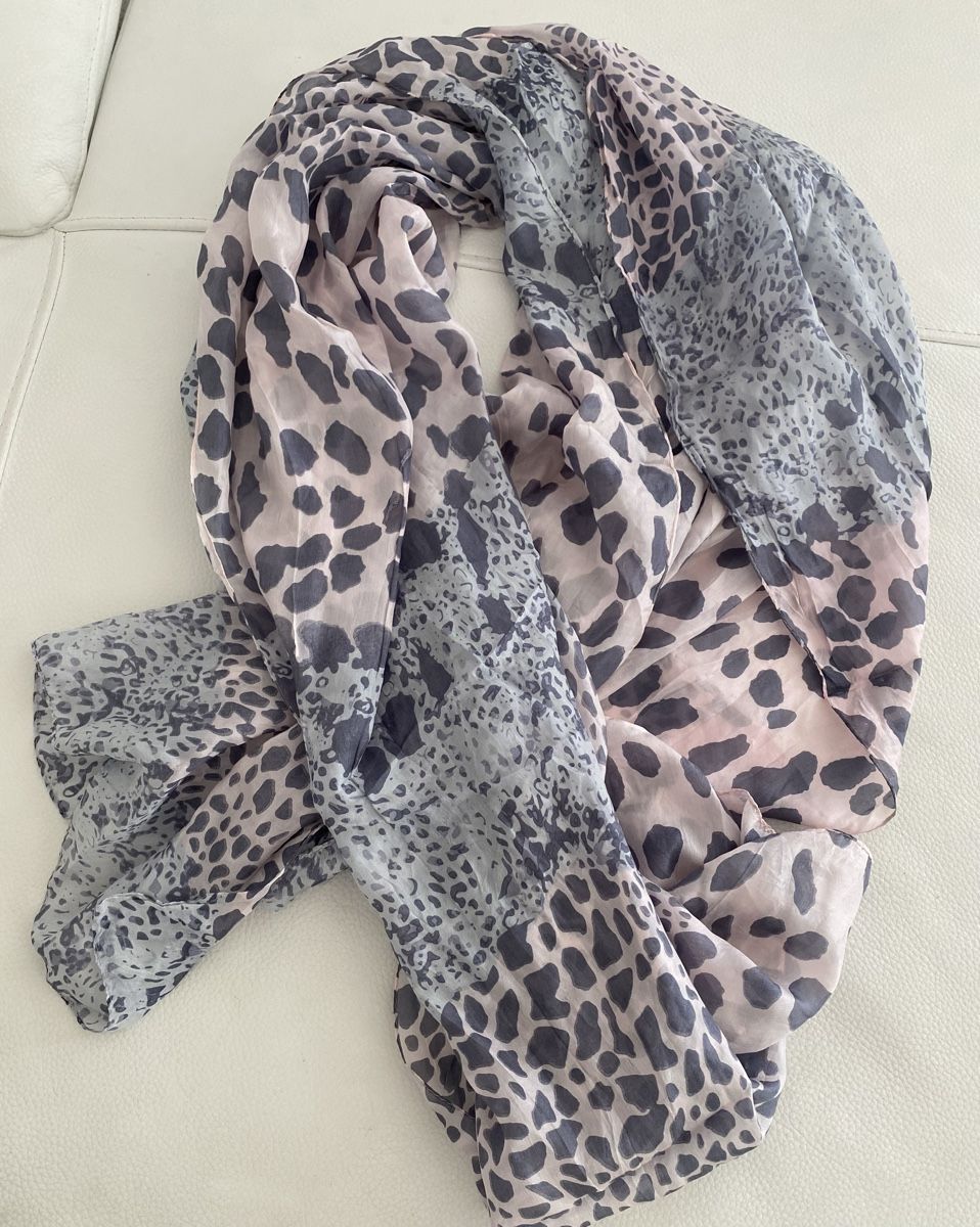 Foulard & Sciarpe: Grosse Seiden Schal 🌸 – Usato da Opfikon venduto da Luis144 6