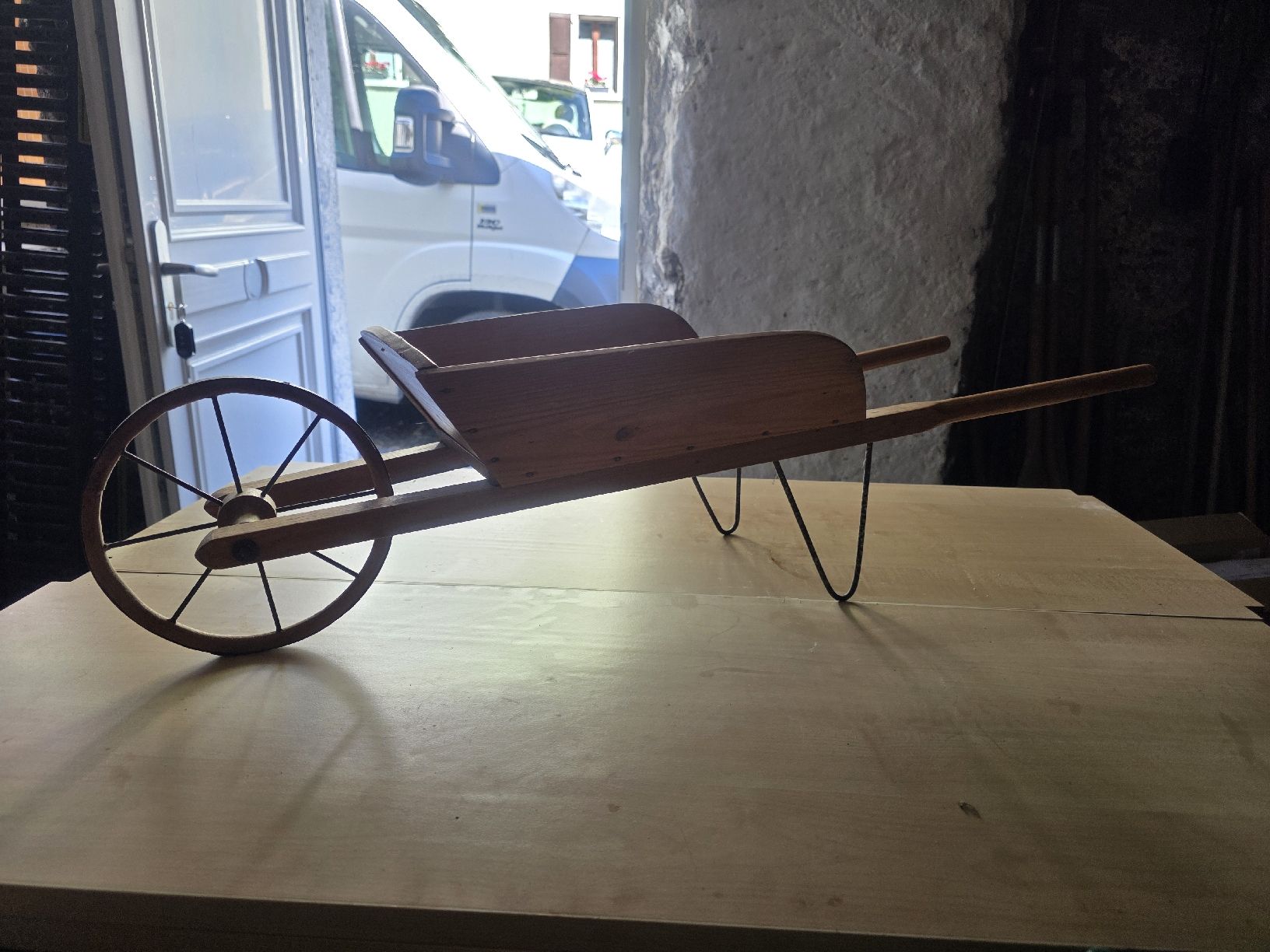 Carriole: Brouette en bois décorative – Usato da Collonges venduto da 2D_Collector 2