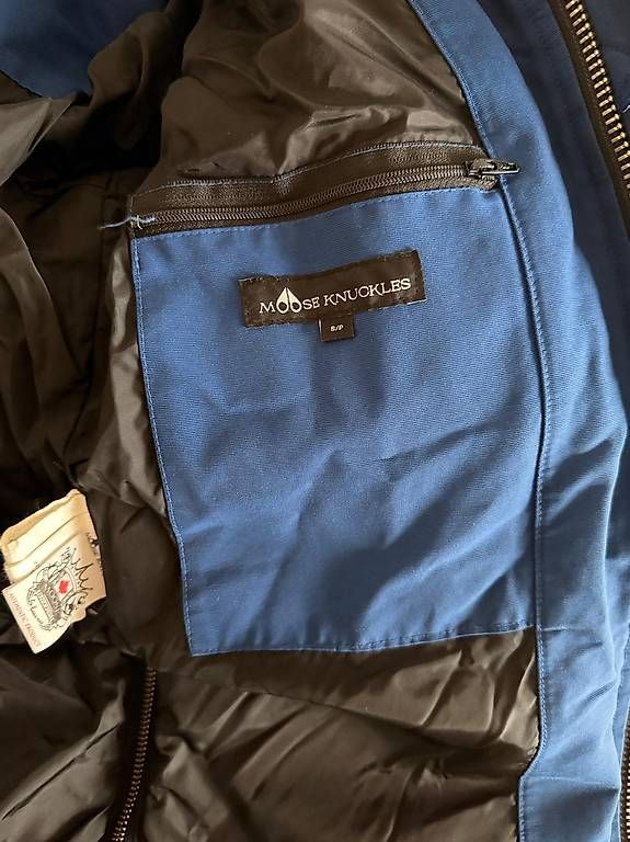 Moose Knuckles Giacche: Moose Knuckles Winterjacke, Grösse S, Blau – Usato da Münchenstein venduto da Lo0 3