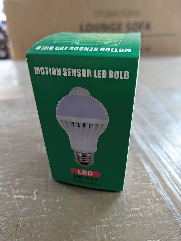 Lampen: LED-Leuchtmittel mit SENSOR E27 – Gebraucht aus Niederuzwil von marmal