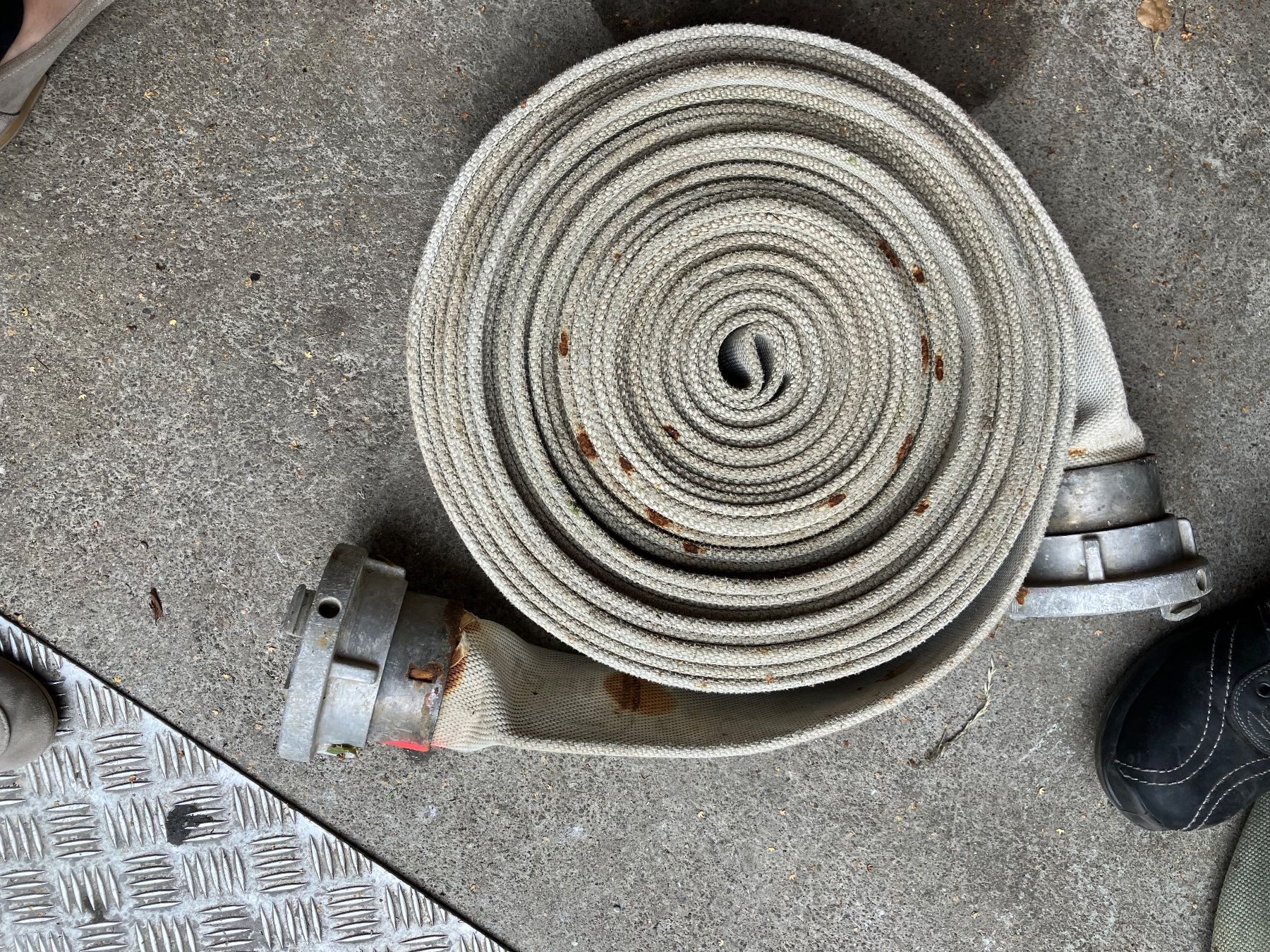 Tubi & Tubi flessibili: 2 Feuerwehrschläuche à ca. 19m länge – Usato da Baar venduto da Zugi2