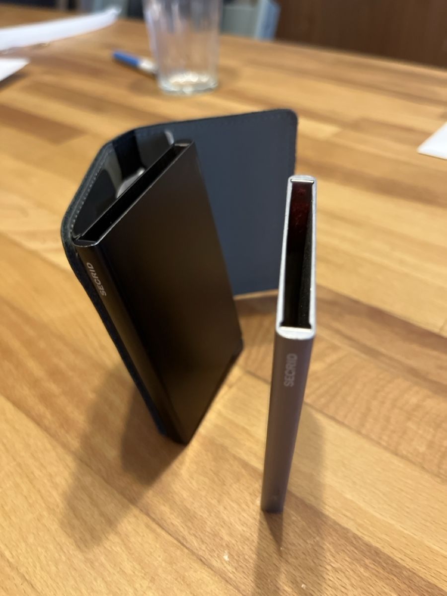 Secrid Brieftaschen: 2x Porte carte Secrid  – Gebraucht aus Genève von onemansvoice 2
