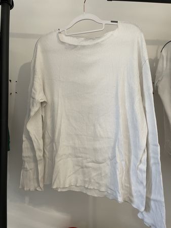 luftiger weisser Pullover