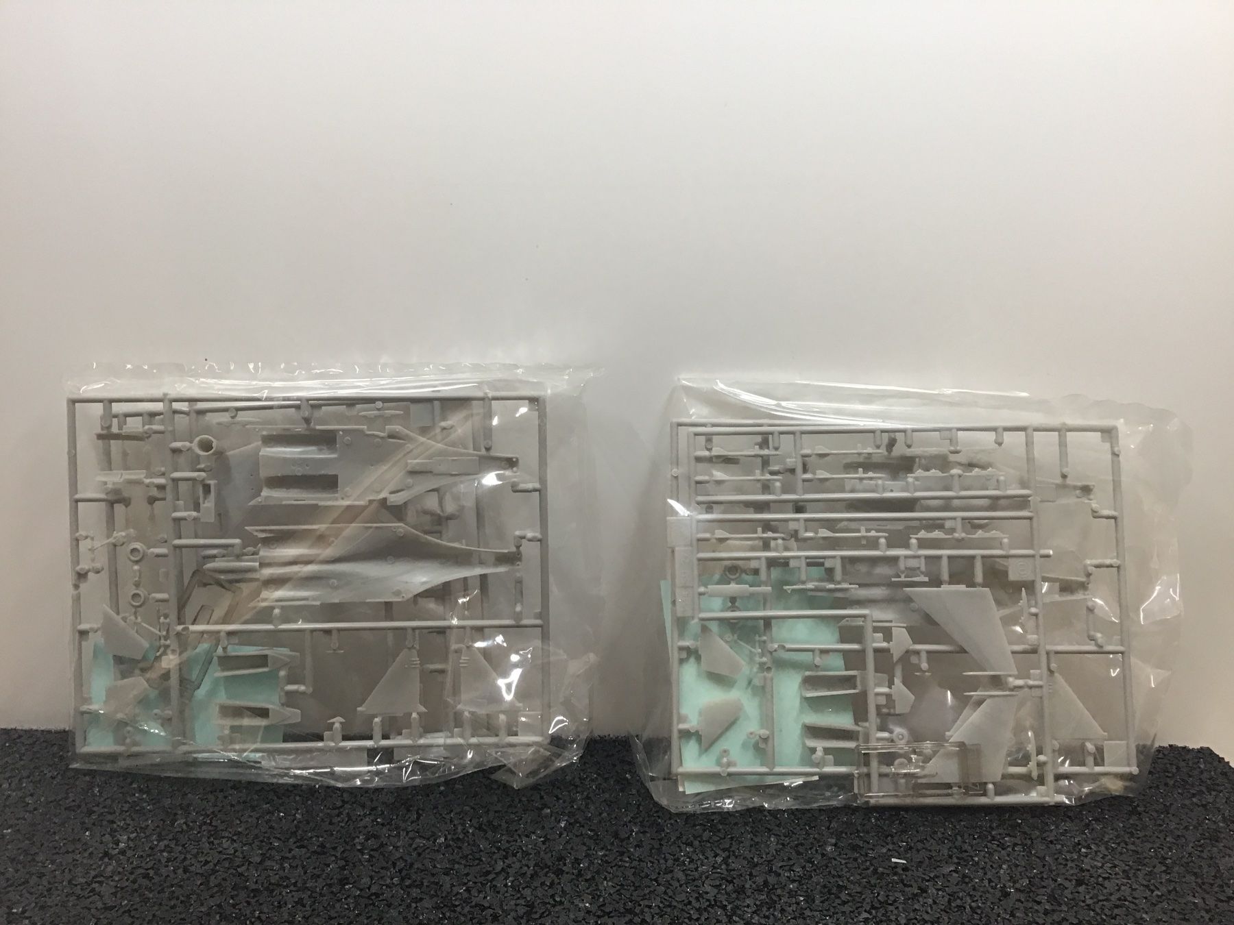 Kit di modellismo & Modellini statici: DRAGON 2 SET 1/144 – Usato da Männedorf venduto da Modell-Spezialisten 1