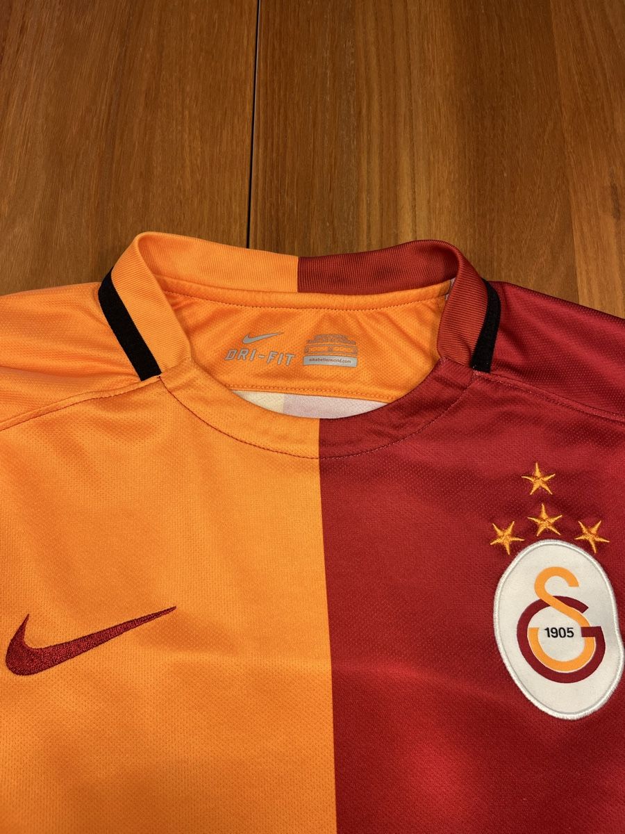 Galatasaray Canottiere & Pantaloni: Trikot Galatasaray Snejider#10 – Usato da Besenbüren venduto da eri_j8j6 1