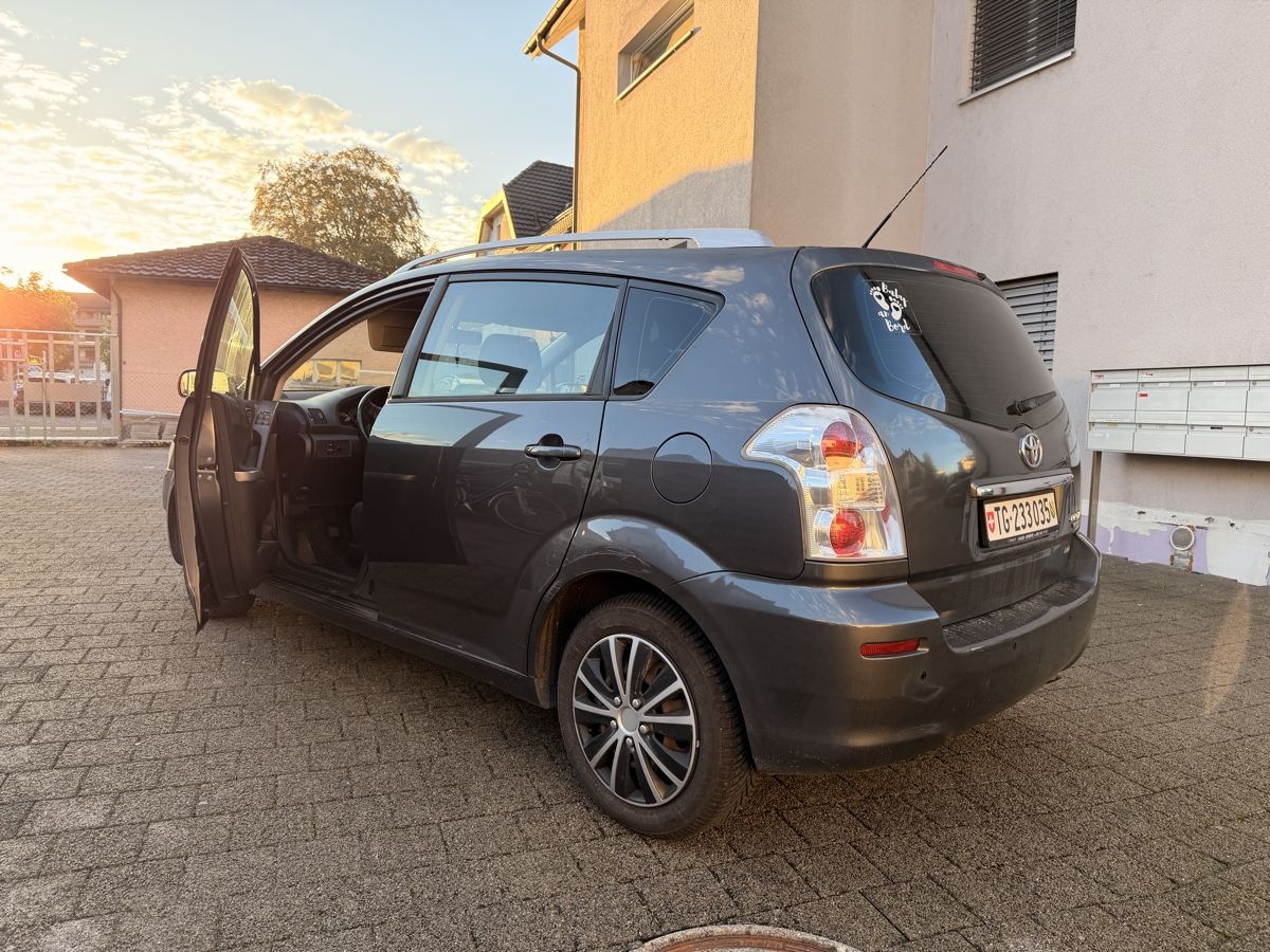 Toyota Automobili: Toyota corolla verso 2.2D – Usato da Bürglen TG venduto da ilu_yk9v 5