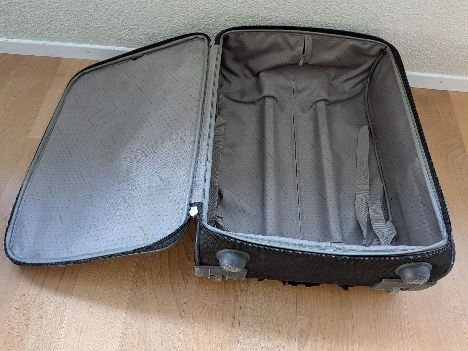 Samsonite Valigie: Hand Luggage Suitcase Samsonite – Usato da Untersiggenthal venduto da Naomi4 1