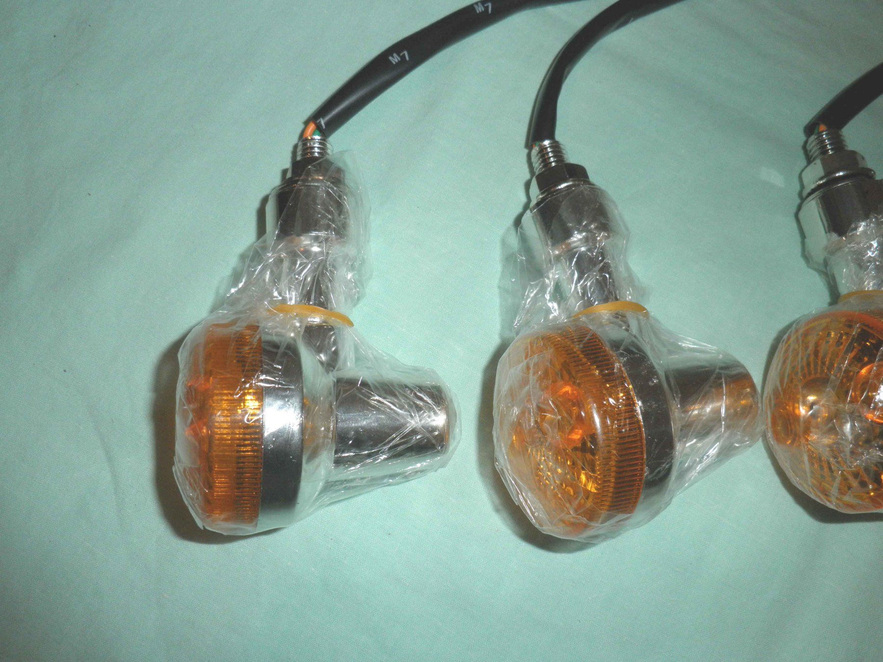 Tutti i ricambio per moto: 4 kleine Universalblinker. Fabrikneu. – Nuovo (secondo la descrizione) da Cadenazzo venduto da Mikeshop 1
