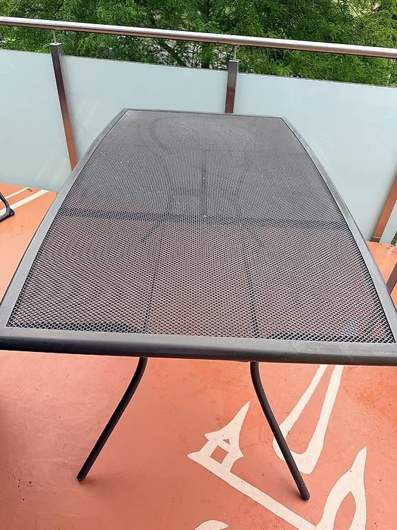 Set di tavolo e panche: Table et chaises – Usato da Payerne venduto da Babinou 2