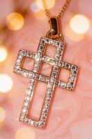 Pendentif croix or 375 avec diamants