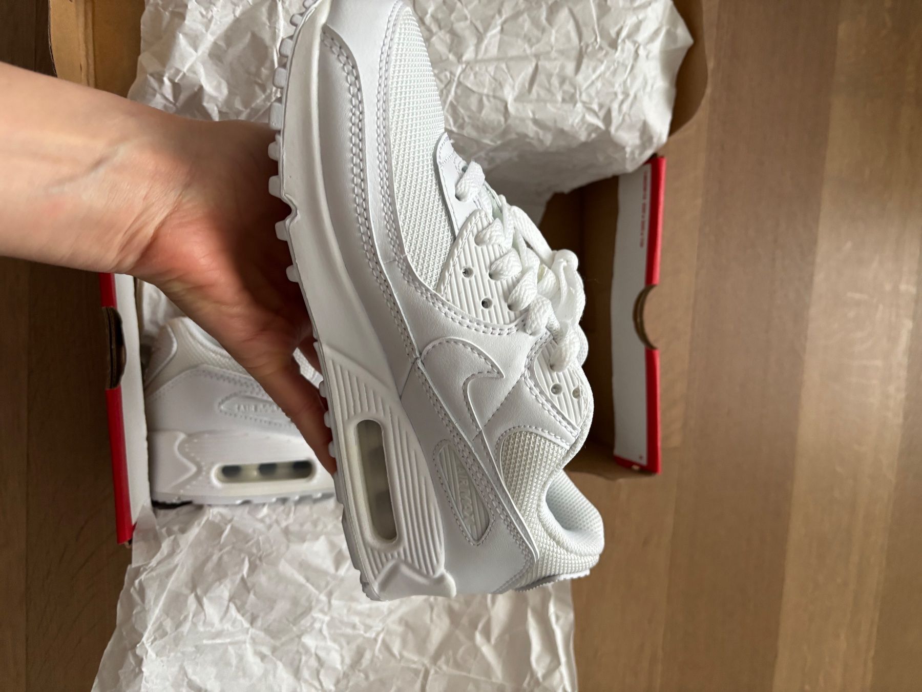 Nike Scarpe da donna: New Nike Air Max 90 Triple White US 7.5 – Nuovo e nell'imballaggio originale da Zürich venduto da ewat 2