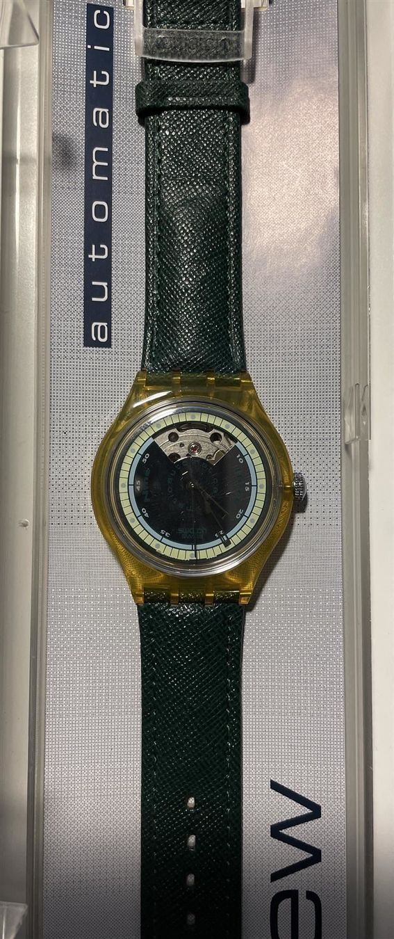 Swatch Orologi: SWATCH AUTOMATIC UHREN: GRüN UND ROT – Nuovo e nell'imballaggio originale da Buchs AG venduto da Byru 2