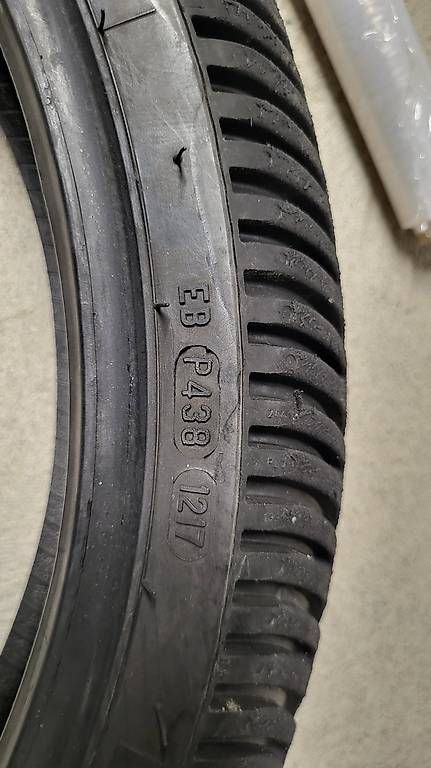 Parti ricambio per ciclomotori: Pirelli Rain vorne - Regen Reifen – Usato da Wallisellen venduto da Mightybarb 3
