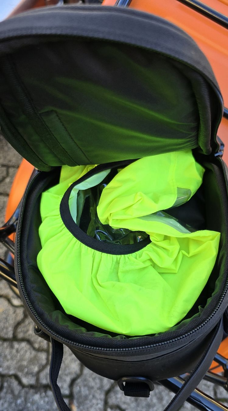 Givi Taschen: Kleiner Tankrucksack – Neu (gemäss Beschreibung) aus Winterthur von Bluedrummer52 2