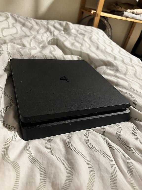Konsolen: Sony PlayStation 4 slim – Gebraucht aus Rickenbach ZH von dimitri03 1