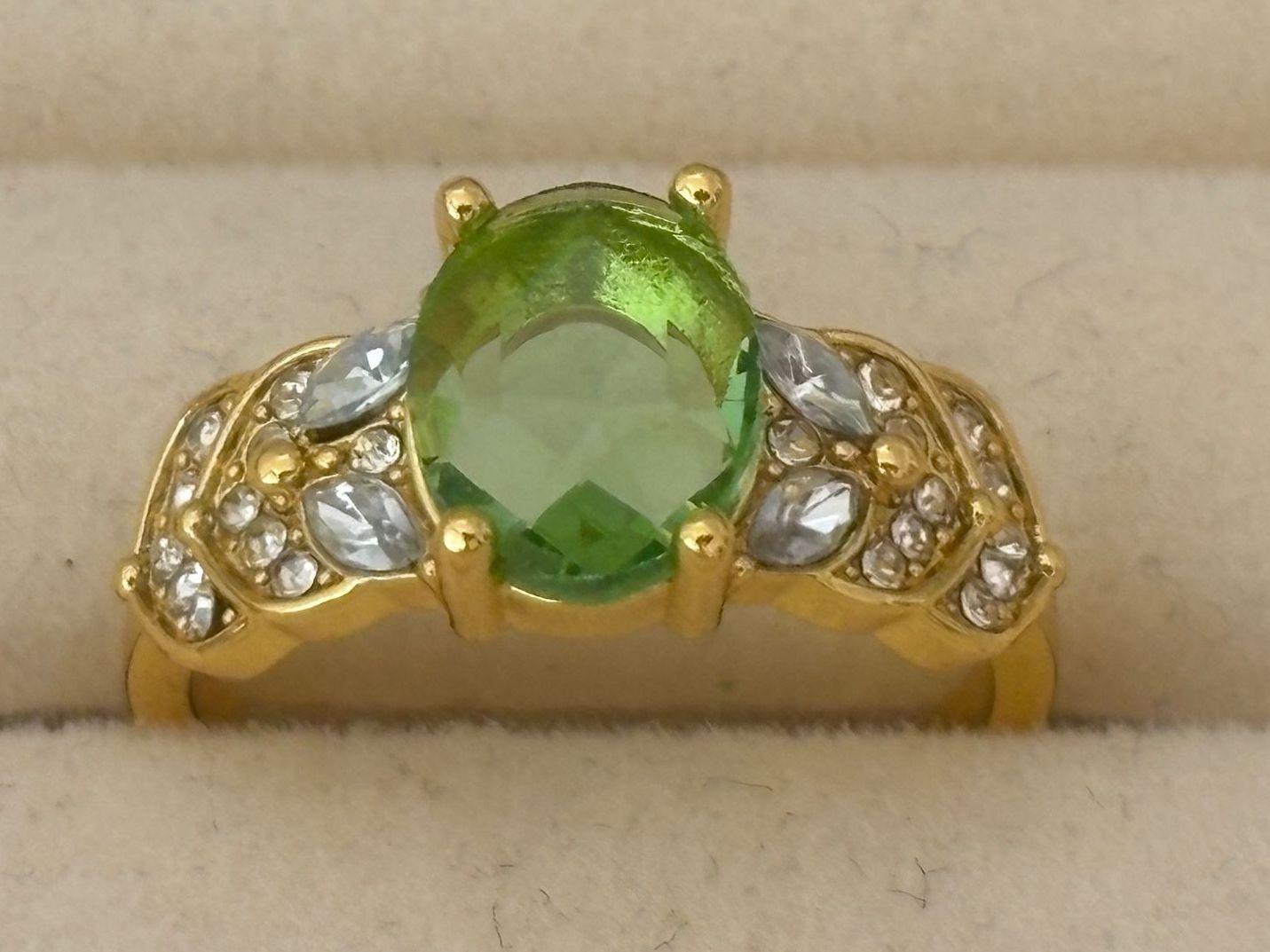 Anelli: Luxus Elegante Gr.19/9 Ring Farbe: Gold /  Grün – Nuovo (secondo la descrizione) da Biel-Bienne venduto da Roserosse13