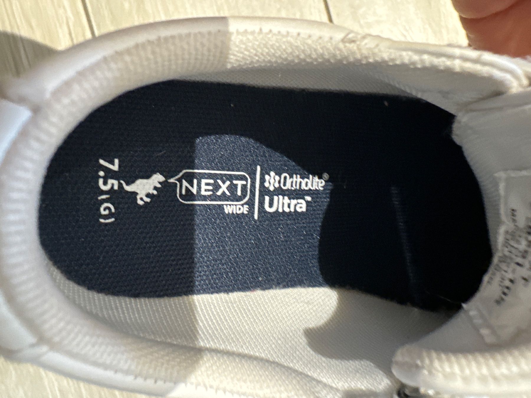 Next Scarpe per ragazzi: Next Turnschuhe weiss Gr 24.5 – Usato da Gelterkinden venduto da Familienferien 5