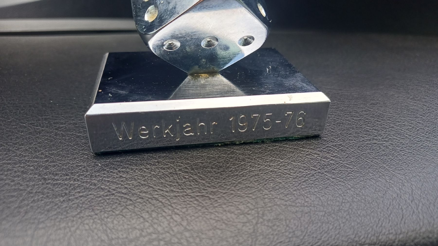 Statuette: Würfel Briefbeschwerer – Usato da Flawil venduto da Naphtali 5