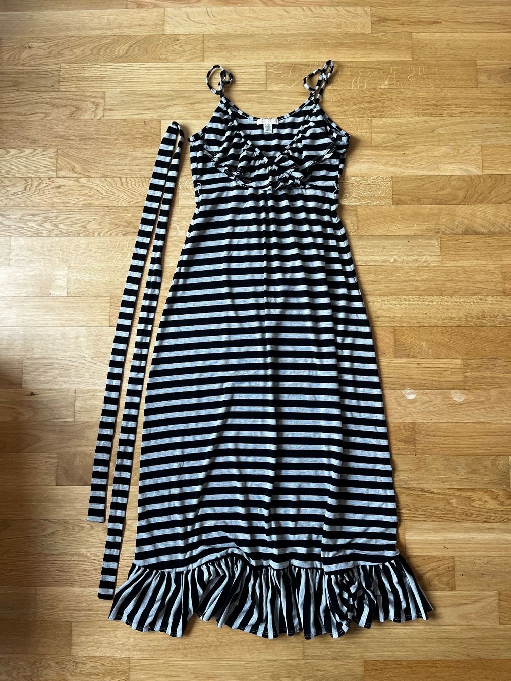 Vestiti: Robe longue à rayures – Usato da La Tour-de-Trême venduto da lol_85kj