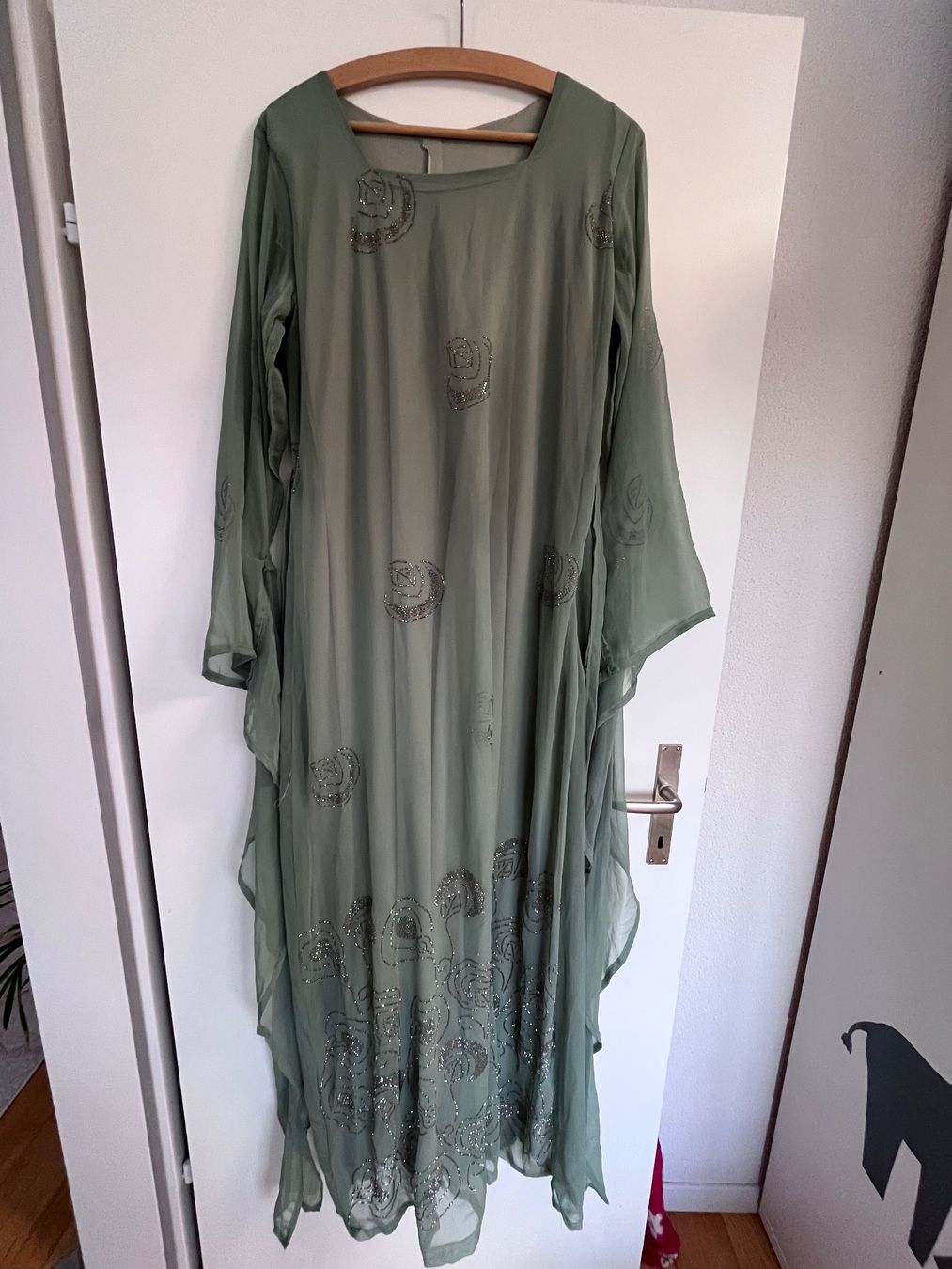 Kleider: Traditionelles Kurdisches Kleid Grösse S/M – Neu (gemäss Beschreibung) aus Riedholz von Charlie_2007 2