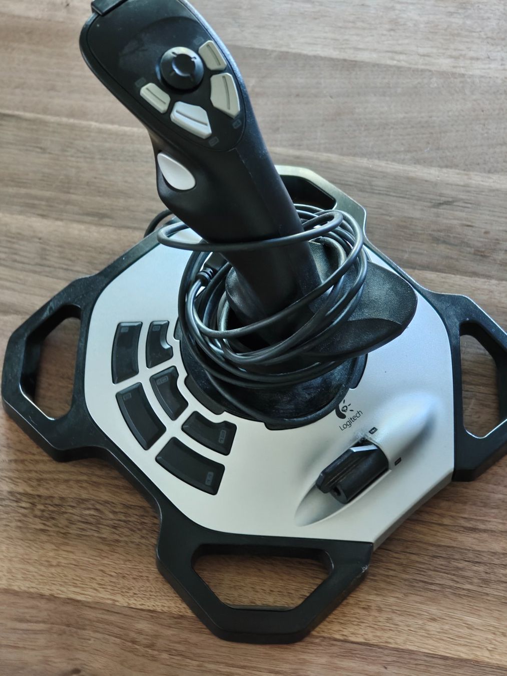 Controller: Logitech G Extreme 3D Pro Precision Flight Stick – Usato da Hüniken venduto da Satoshi.Nakamoto 1