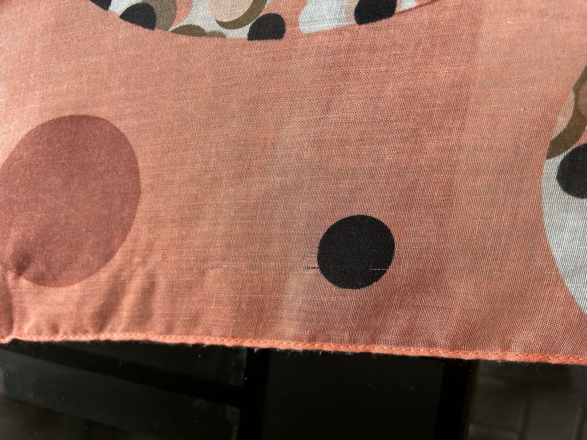 Foulard & Sciarpe: Chic peach scarf with geometric pattern. Stylish accessory – Nuovo (secondo la descrizione) da Saland venduto da ele_vc96 4